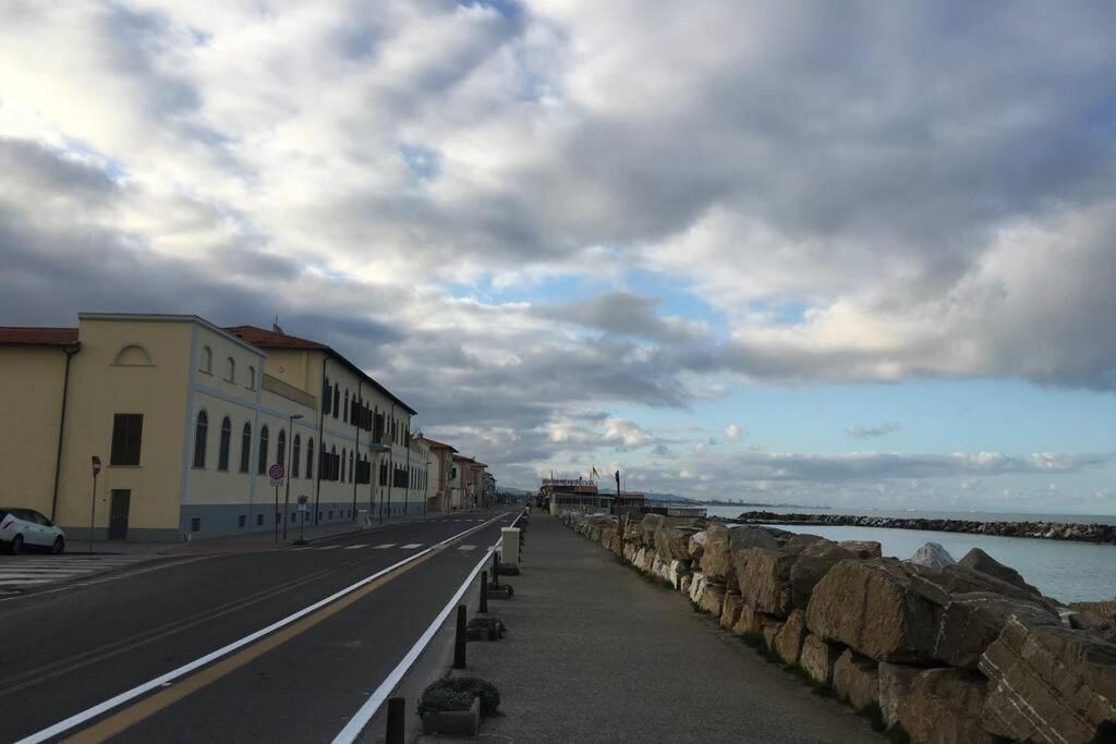 Bilocale Sul Mare Lägenhet Marina Di Pisa Exteriör bild