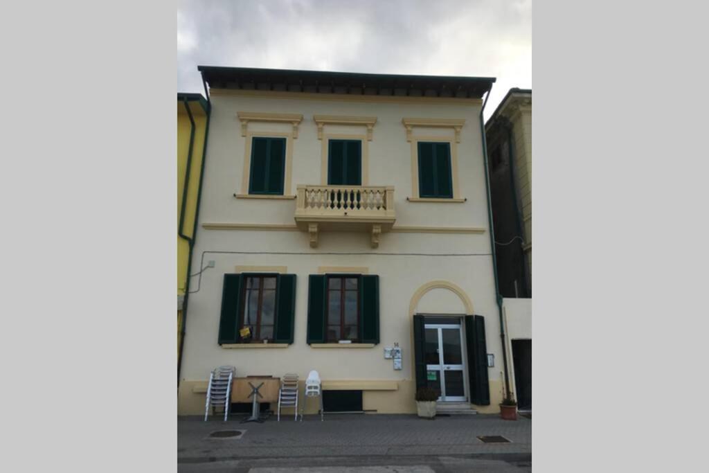 Bilocale Sul Mare Lägenhet Marina Di Pisa Exteriör bild